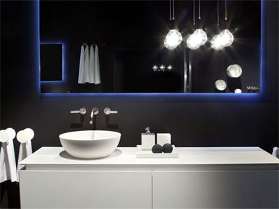 Lắp đặt phòng tắm kính khách sạn phòng deluxe cao cấp cá tính