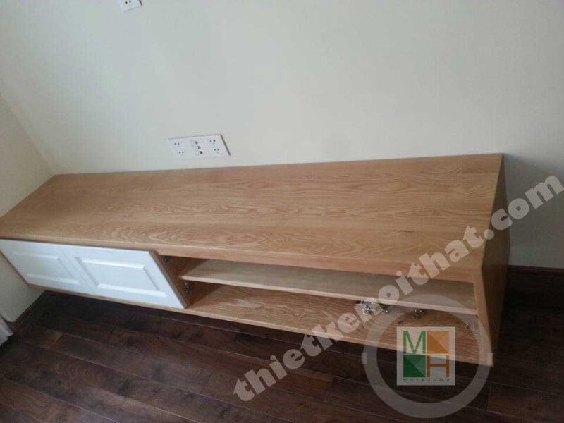 Kệ tivi có kích thước 1800x540x430 (cm) với thiết kế hiện đại theo phong cách công nghiệp.